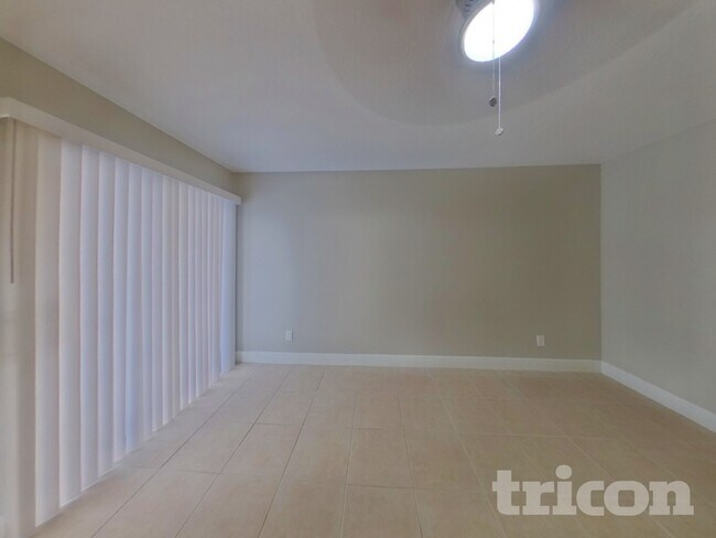 Building Photo - 1751 Shady Leaf Dr