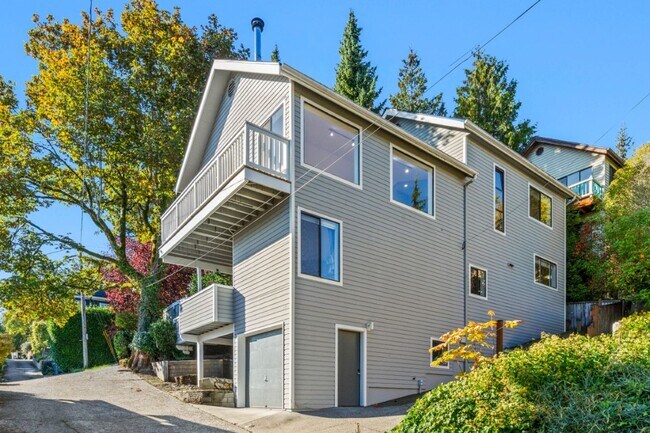 Building Photo - 3Bd/2.5Ba Seattle House