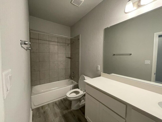 Building Photo - 1517 Whippletree Trl