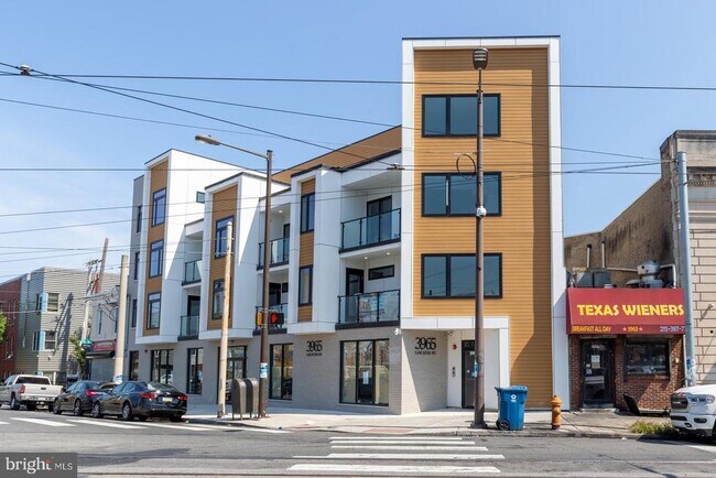Building Photo - 3965 Lancaster Ave