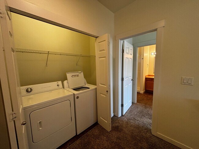 Building Photo - 3 Bed 2.5 Bath Lynden Townhome