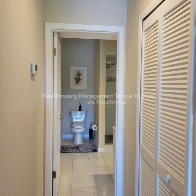 Building Photo - 12310 Capri Cir N