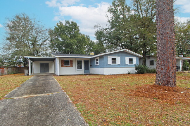 Primary Photo - Updated 3-Bedroom Home with Carport & Outd...