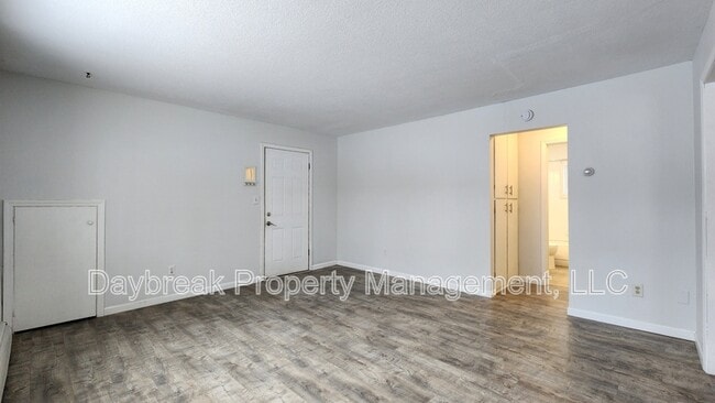 Building Photo - 811 7th Ave N