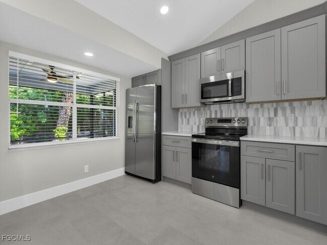 Building Photo - 1931 SW 36th Terrace