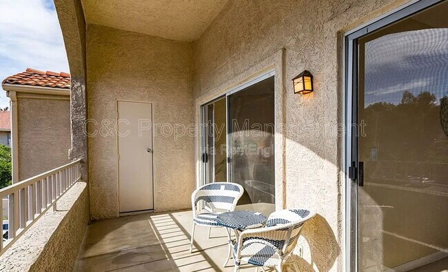 Building Photo - 1020 La Terraza Cir