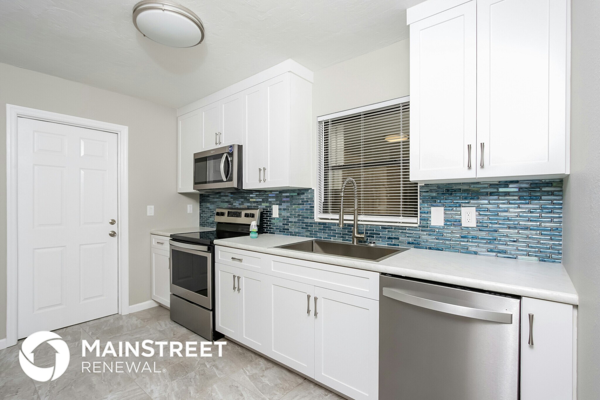 Building Photo - 816 65th Ave W