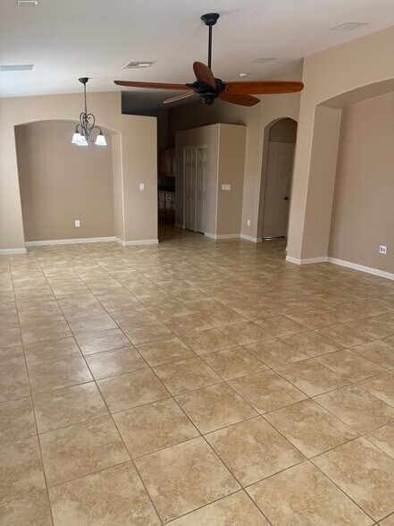 Building Photo - 4420 Meadowlark Wing Way