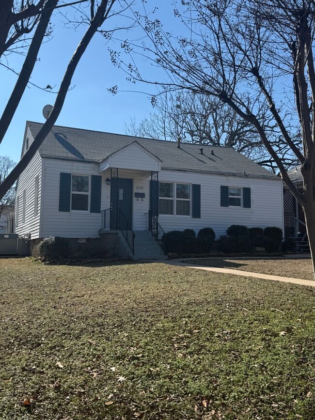 Primary Photo - Adorable Cottage Home in Park Hill