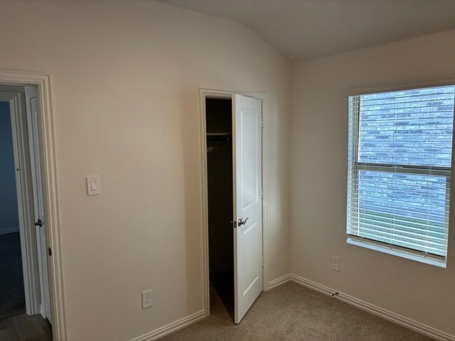 Building Photo - New Home for the New Year!