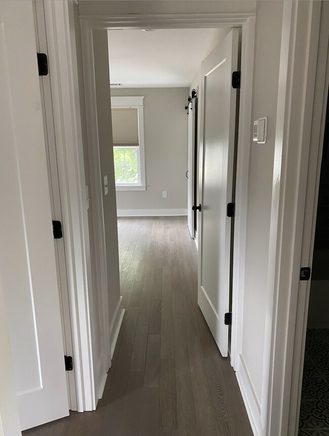 Building Photo - 1001 Thomas Ave