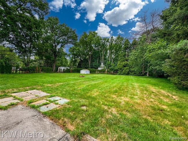 Building Photo - 4096 Chestnut Hill Dr