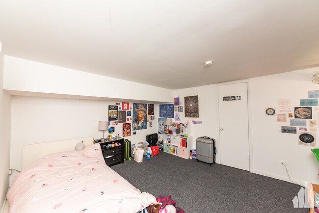 Building Photo - 3024 N Halsted St