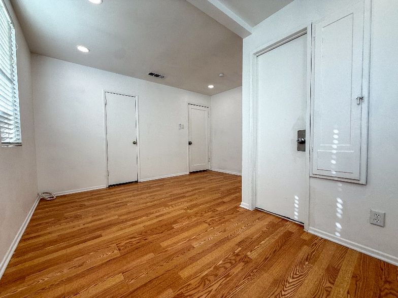 Building Photo - 6054 Colfax Ave