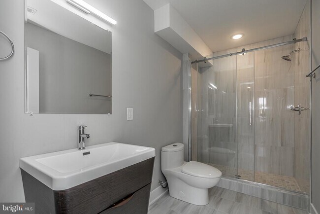 Building Photo - 616 Union St