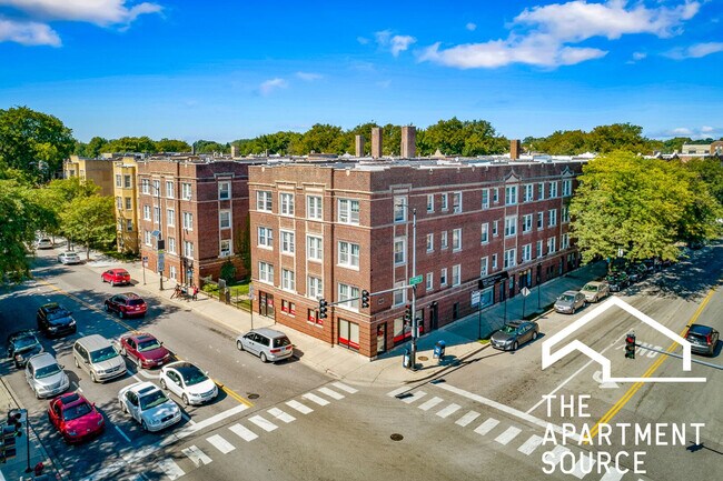 Building Photo - 2010 W Foster Ave