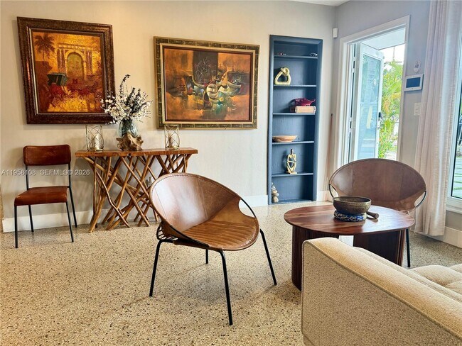 Building Photo - 3817 SW 33rd Ct