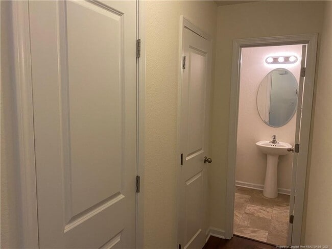 Building Photo - 557 Botanical Ct