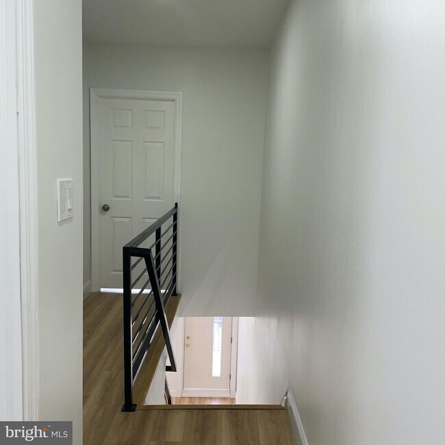 Building Photo - 2112 S 64th St