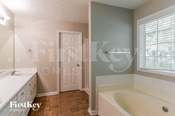 Building Photo - 121 Lake Valley Dr SW