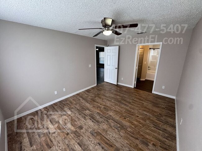 Building Photo - 3756 Dartford Dr