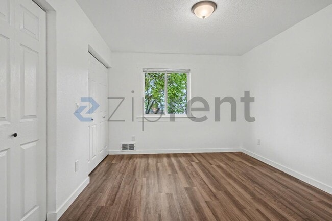 Building Photo - 2742 SE 138th Ave