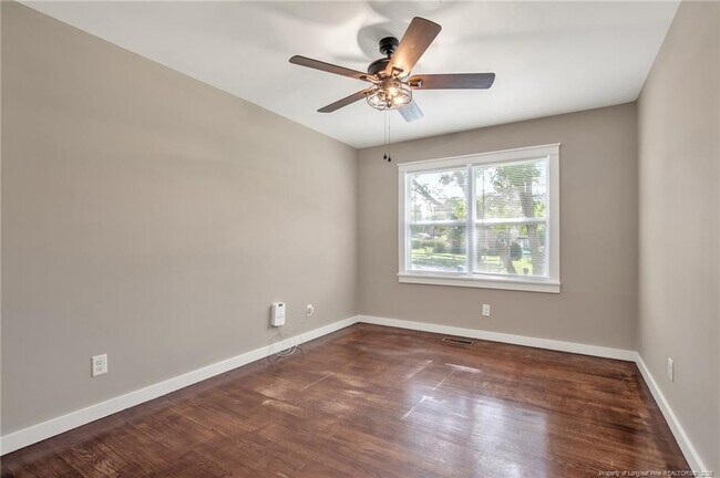 Building Photo - 604 Roundtree Dr