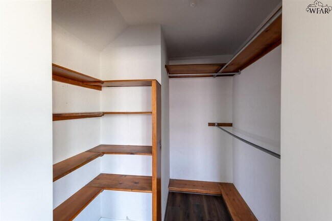 Building Photo - 4448 Cunningham Dr
