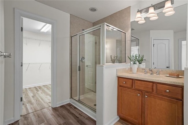 Building Photo - 3910 Dalwood Dr