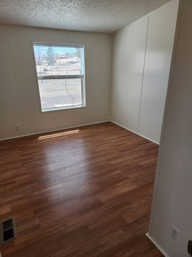 Building Photo - COMING SOON! 4-Bedroom Home in Doney Park