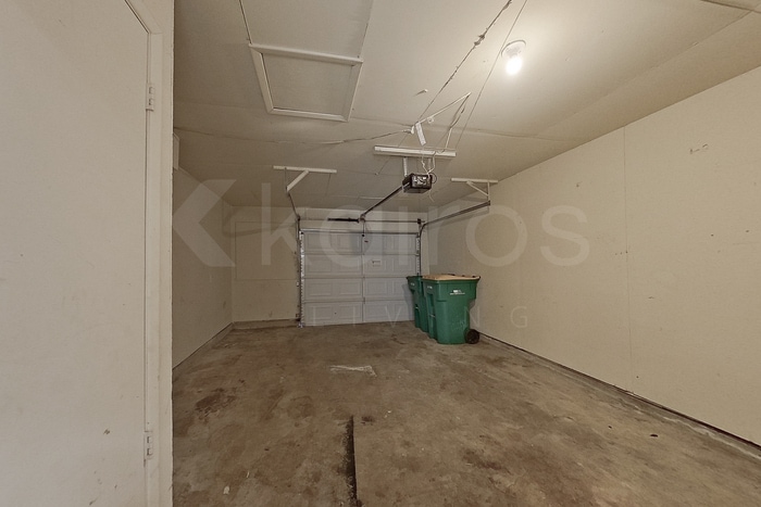 Building Photo - 1117 Saturn Dr