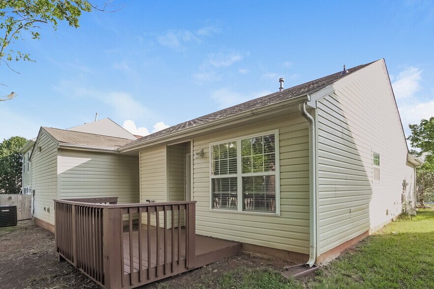 Building Photo - 7033 Indian Ridge Ln