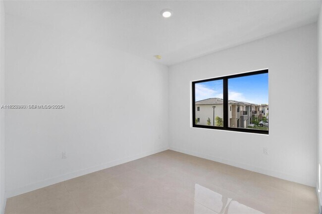 Building Photo - 1119 NW 1st St