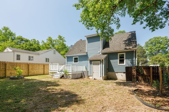 Building Photo - Completely Renovated 4 Bedroom/2 Bath Property off of Staples Mill Rd.! ****Available Beginning o...