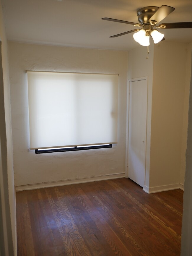 Building Photo - 1703 E Rio Grande Ave