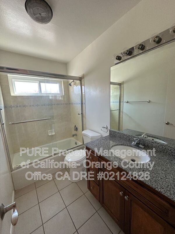 Building Photo - 1930 N Vermont Ave