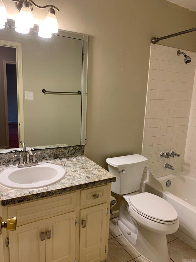 Building Photo - 2314 Peach Tree Dr