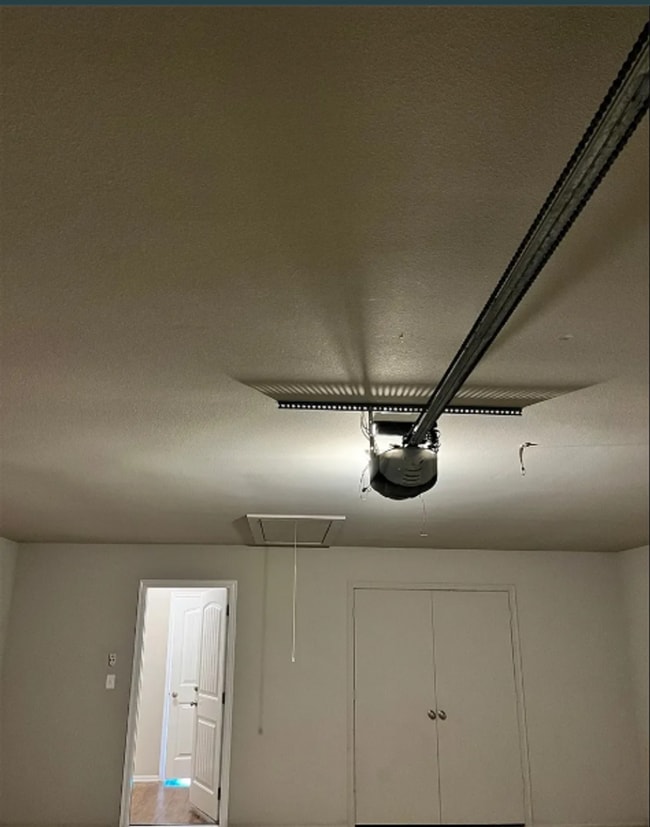 Building Photo - 3 Bed | 2 Bath in Broken Arrow!