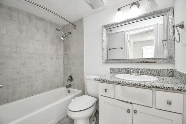 Building Photo - 8573 Wilcrest Dr