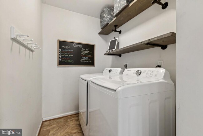 Building Photo - 14 Willow Glen Ct