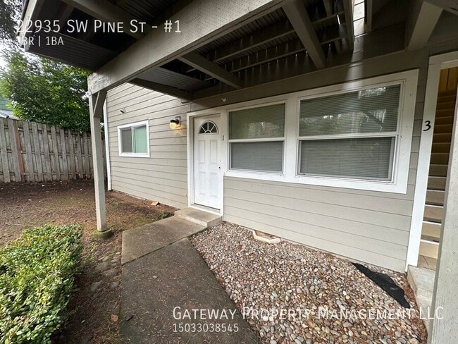 Building Photo - 22935 SW Pine St