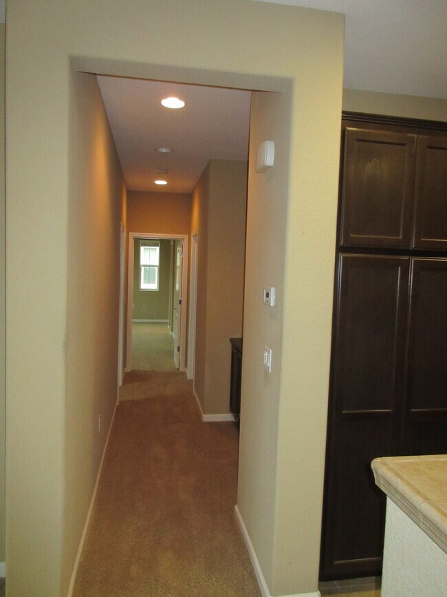 Building Photo - Updated Condo with Balcony in the Rivage at The Parkway