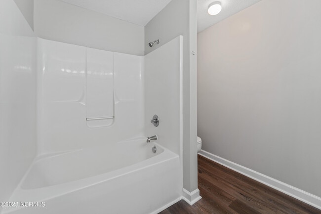 Building Photo - 1102 Springwood Dr