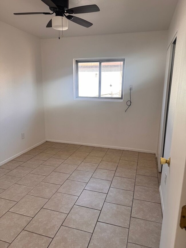 Building Photo - Cozy Home for rent off Poplar