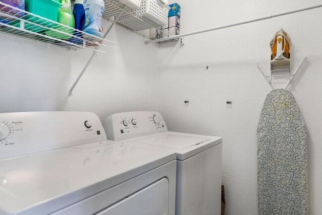 Building Photo - Beautifully Furnished with Modern Furnishings 2 bedroom 2 bath condo/apartment Branson, MO