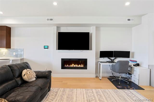 Building Photo - 3541 S Emerson St