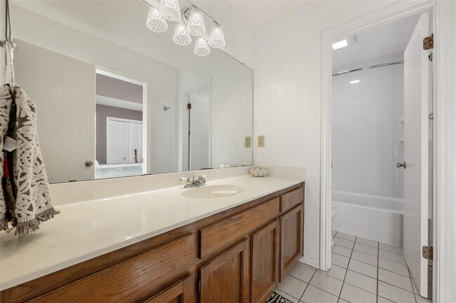 Building Photo - 7501 Vail Valley Dr