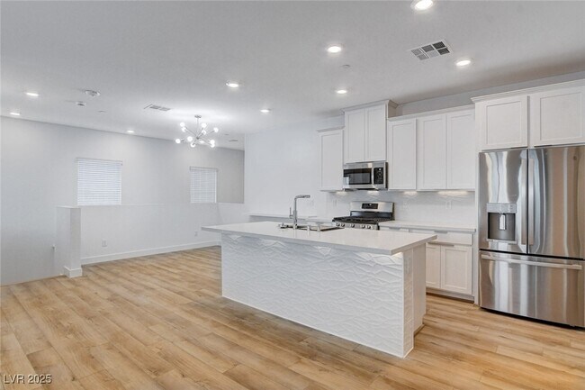 Building Photo - 237 Callen Falls Ave