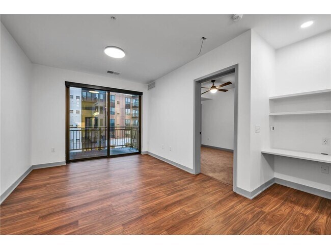 Building Photo - 640 Wisconsin Ave N