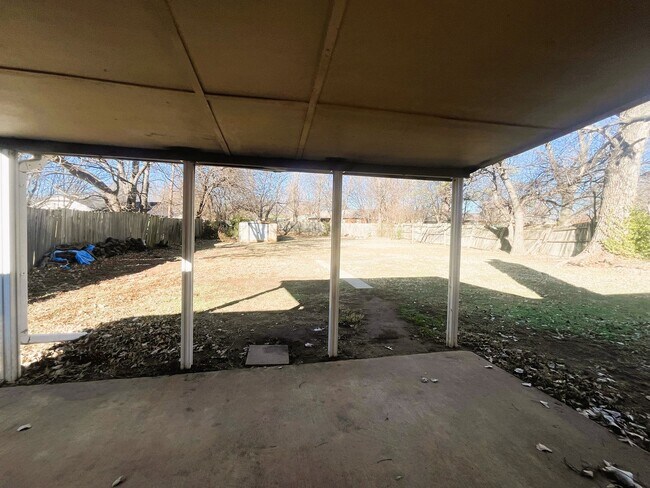 Building Photo - Norman. 3 bed, 2bath, 2 car garage with storm shelter
